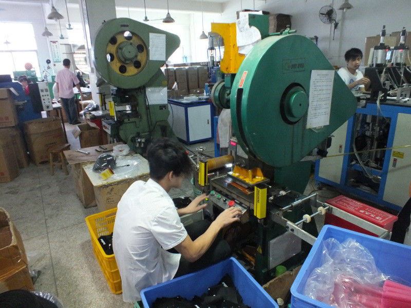 Shenzhen Zhongda Hook &amp; Loop Co., Ltd linea di produzione del produttore