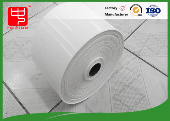 Tipicamente da -20°C a 80°C Nastro adesivo a gancio e anello stile cucito Nastro di fissaggio flessibile progettato per ambienti difficili