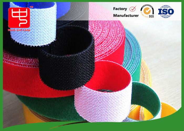 Nastro adesivo a doppio lato largo 50 mm, super resistente, diversi colori.